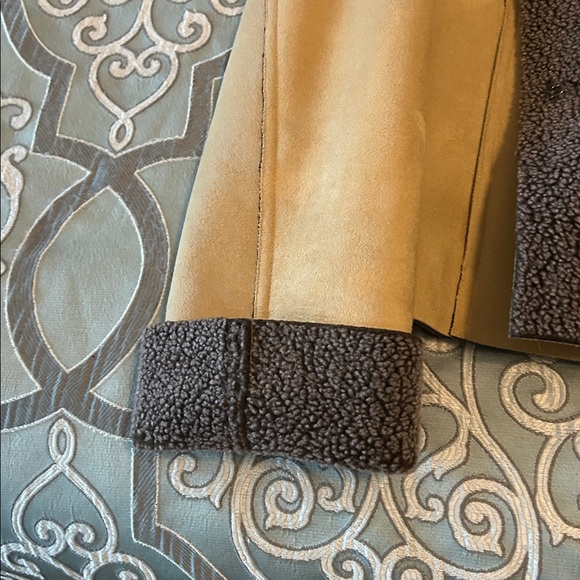 Sanyo - Faux Suede Jacket. Fawn color with Sherpa lining. Size M - Picture 7 of 11